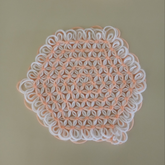 Vintage Crochet Flower Star Placemats And Lazy Susan Mat Set of 5 - Picture 3 of 11